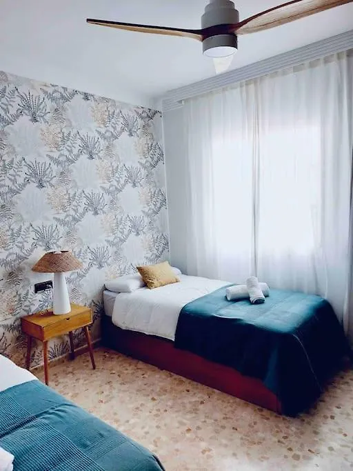 Torre Del Mar Deluxe Close To Beach & Parking Sinese Design Homes Apartman